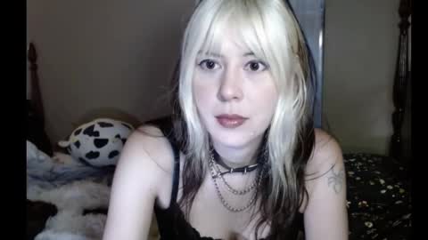 Snapshot of salted_carmen chatting on 10-25-25, 10:59 Carmen online show from 10-25-25, 10:59