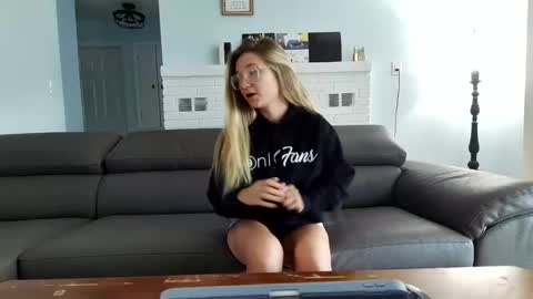 Salty Captain 69  Hat Girl 69 online show from 10-27-25, 02:54