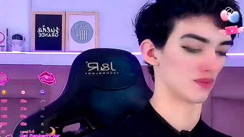 Snapshot of salvatore_boom chatting on 01-18-26, 05:00 salvatore_boom online show from 01-18-26, 05:00