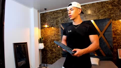 SALVATORE online show from 01-18-25, 11:32