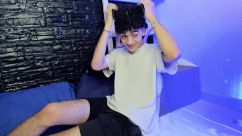 Snapshot of sam__cute chatting on 02-20-25, 02:40 sam__cute online show from 02-20-25, 02:40