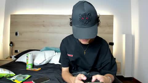 Snapshot of sam__cute chatting on 02-27-25, 11:37 sam__cute online show from 02-27-25, 11:37
