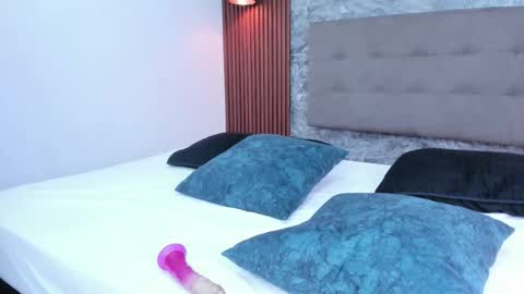 Sam Clark online show from 10-21-25, 04:13