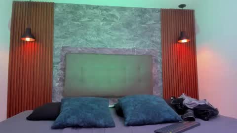 Sam Clark online show from 10-23-25, 03:50