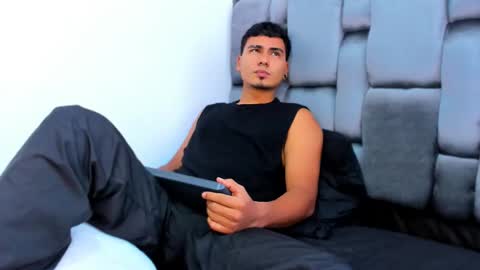 Snapshot of sam_knight_ chatting on 01-09-26, 03:48 SAM online show from 01-09-26, 03:48