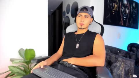 Snapshot of sam_knight_ chatting on 01-13-26, 12:10 SAM online show from 01-13-26, 12:10