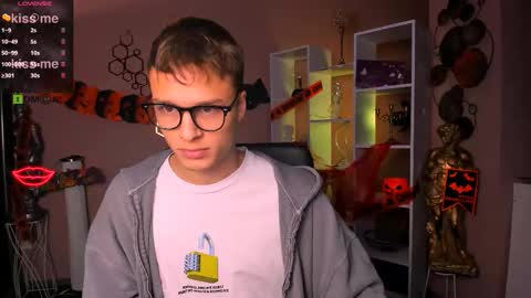 Snapshot of sam_nexor chatting on 10-25-25, 07:30 Sam online show from 10-25-25, 07:30