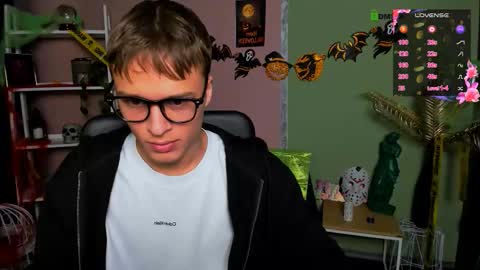 Snapshot of sam_nexor chatting on 10-31-25, 09:38 Sam online show from 10-31-25, 09:38