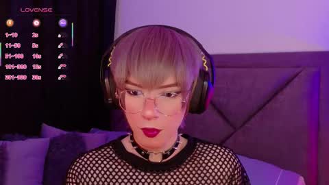 Snapshot of sam_russo chatting on 10-16-25, 07:42 Sam online show from 10-16-25, 07:42