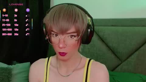 Snapshot of sam_russo chatting on 11-11-25, 07:19 Sam online show from 11-11-25, 07:19