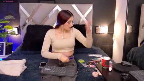 Samantha online show from 09-18-25, 09:39