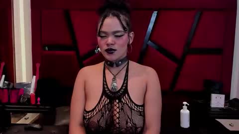 Snapshot of samantablake chatting on 11-21-25, 08:51 Samanta online show from 11-21-25, 08:51