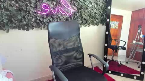 Snapshot of samantaortiz_ chatting on 12-01-25, 07:19 samantaortiz_ online show from 12-01-25, 07:19