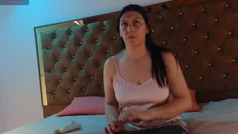 samantha_231 online show from 09-19-25, 02:07