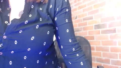 Snapshot of samantha__karolstone chatting on 10-28-25, 02:15 SAMANTHA online show from 10-28-25, 02:15