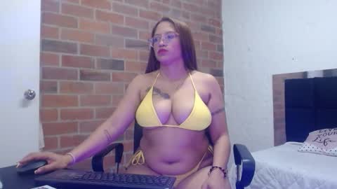 Snapshot of samantha__karolstone chatting on 11-14-25, 11:02 SAMANTHA online show from 11-14-25, 11:02