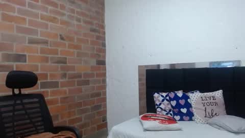 Snapshot of samantha__karolstone chatting on 02-25-26, 03:27 SAMANTHA online show from 02-25-26, 03:27