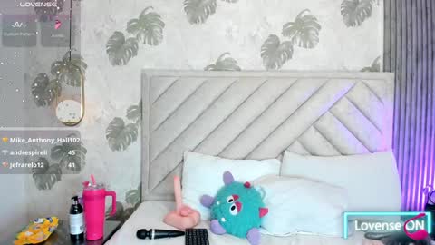 Snapshot of samantha_duque11 chatting on 02-06-25, 07:45 Samantha online show from 02-06-25, 07:45