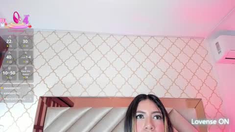 Snapshot of samantha_duque11 chatting on 02-19-25, 10:45 Samantha online show from 02-19-25, 10:45