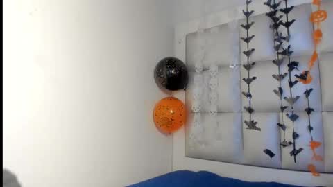 Snapshot of samantha_js_ chatting on 10-22-25, 07:35 samantha_js_ online show from 10-22-25, 07:35