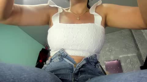 Snapshot of samantha_milfs chatting on 02-25-25, 10:37 samantha_milfs online show from 02-25-25, 10:37