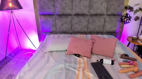 Samantha online show from 10-19-25, 04:46