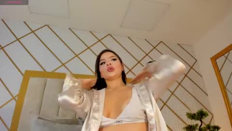   online show from 03-04-25, 07:54