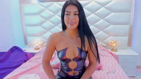 Snapshot of samanthaevans4 chatting on 09-16-25, 08:32 Sweet Samantha online show from 09-16-25, 08:32