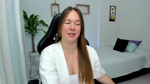 Samantha samy online show from 03-01-25, 01:43