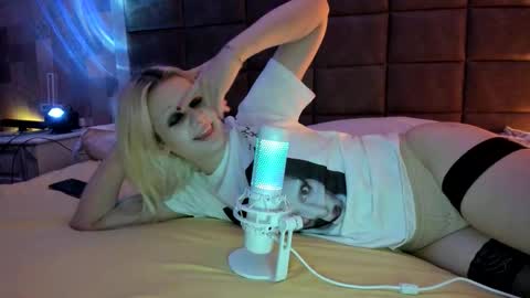 Samantha online show from 10-25-25, 12:29