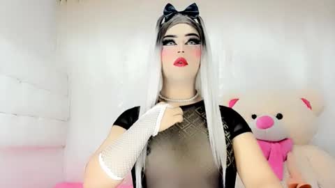 samanthax_xissadora1 online show from 02-11-25, 09:42