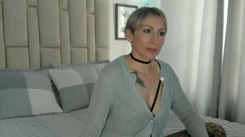 Snapshot of samanthaxmami chatting on 01-14-25, 06:38 Samixmami online show from 01-14-25, 06:38
