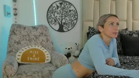 Snapshot of samanthaxmami chatting on 02-02-25, 08:08 Samixmami online show from 02-02-25, 08:08