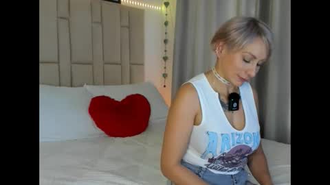 Snapshot of samanthaxmami chatting on 03-07-25, 10:32 Samixmami online show from 03-07-25, 10:32