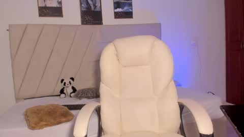 Snapshot of samaraa_smith1 chatting on 02-10-26, 12:09 samaraa_smith1 online show from 02-10-26, 12:09