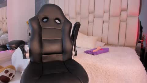 samarafernandez online show from 02-20-25, 05:40