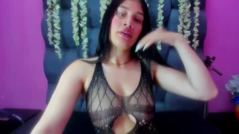 samarhamiller_ online show from 10-08-25, 02:04