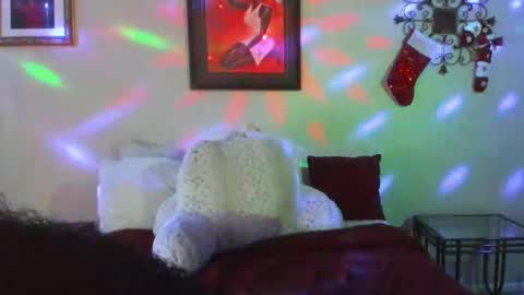 Yaya online show from 12-30-24, 02:19