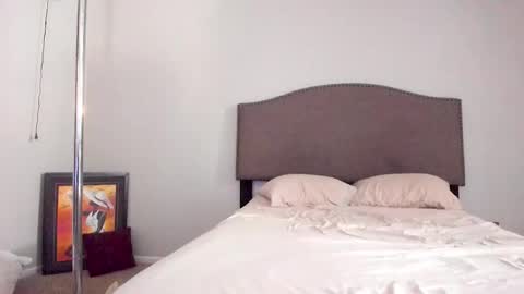 Snapshot of samatha1998 chatting on 10-16-25, 12:17 Yaya online show from 10-16-25, 12:17