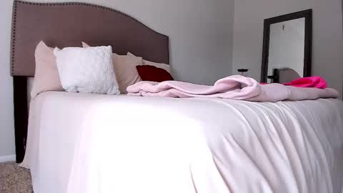 Snapshot of samatha1998 chatting on 10-17-25, 05:48 Yaya online show from 10-17-25, 05:48