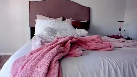 Snapshot of samatha1998 chatting on 10-22-25, 11:04 Yaya online show from 10-22-25, 11:04