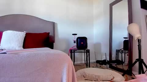 Snapshot of samatha1998 chatting on 11-02-25, 03:58 Yaya online show from 11-02-25, 03:58