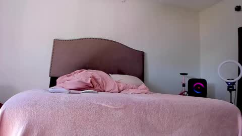 Snapshot of samatha1998 chatting on 11-03-25, 06:31 Yaya online show from 11-03-25, 06:31