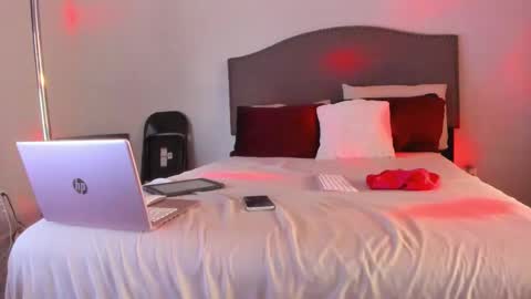 Yaya online show from 12-13-25, 11:10