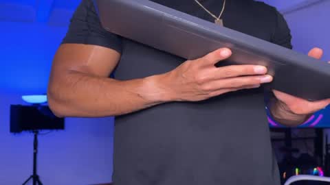 Snapshot of samdornan chatting on 12-22-24, 02:06 Sam Dornan online show from 12-22-24, 02:06