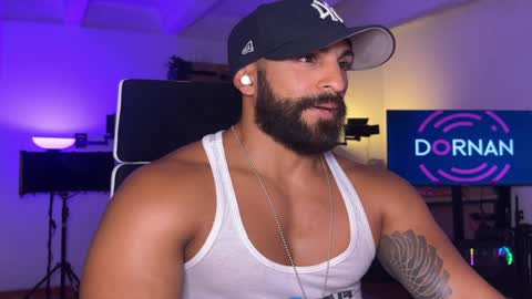 Snapshot of samdornan chatting on 12-28-24, 01:39 Sam Dornan online show from 12-28-24, 01:39