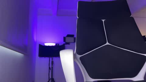 Snapshot of samdornan chatting on 01-02-25, 07:40 Sam Dornan online show from 01-02-25, 07:40