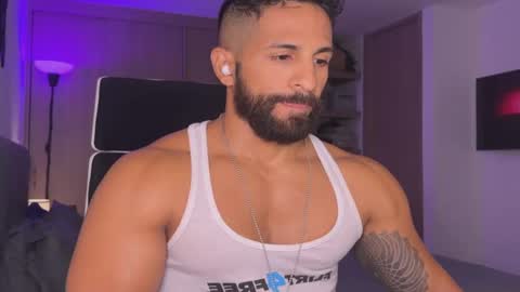 Snapshot of samdornan chatting on 01-09-25, 06:36 Sam Dornan online show from 01-09-25, 06:36