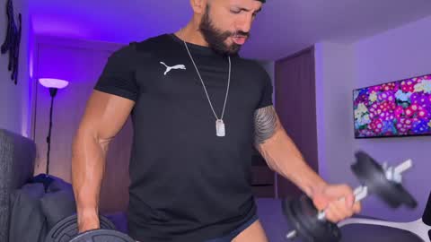 Snapshot of samdornan chatting on 01-11-25, 03:52 Sam Dornan online show from 01-11-25, 03:52