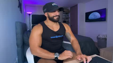 Snapshot of samdornan chatting on 01-20-25, 04:01 Sam Dornan online show from 01-20-25, 04:01